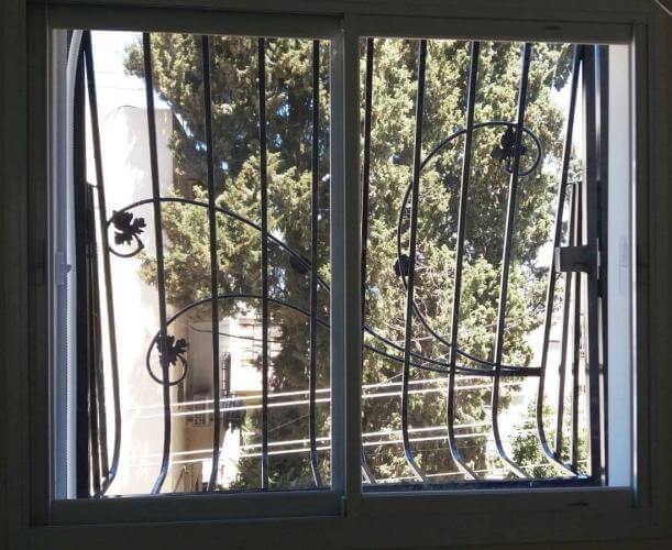 סורגים דקורטיביים לחלונות